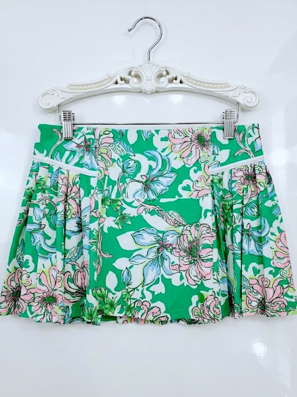 Lilly Pulitzer Women's Bacio Skort UPF 50+ Spearmint Blossom Views Medium